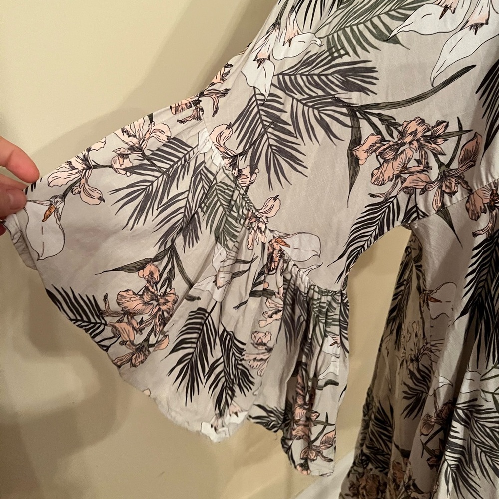 Label‎ of Love Tropical Bell Sleeve Dress - Picture 6 of 8